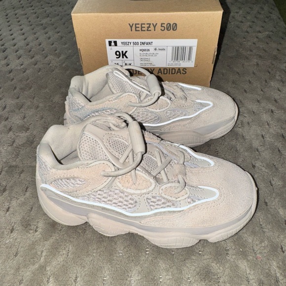 Used! Yeezy 500. Toddler Size 9. Final Sale - Picture 2 of 3